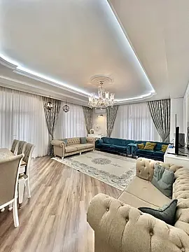 Satılır 4 otaqlı mənzil 180 m²