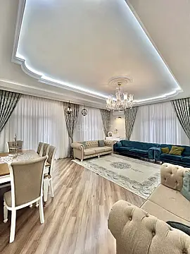 Satılır 4 otaqlı mənzil 180 m²
