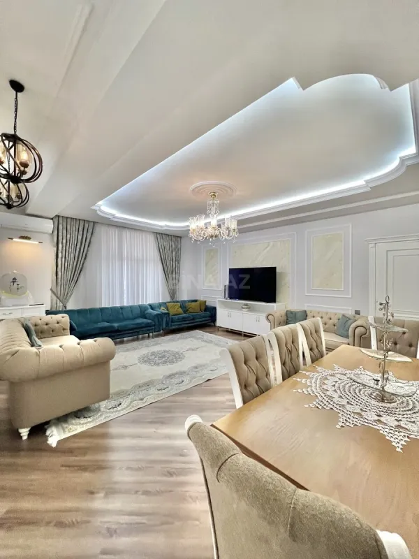 Satılır 4 otaqlı mənzil 180 m²