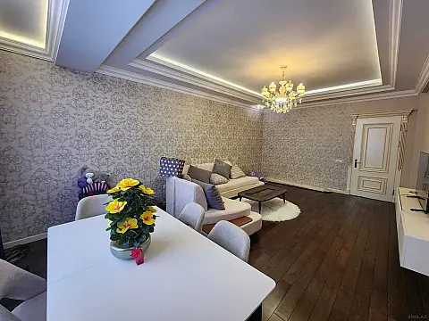 Satılır 2 otaqlı mənzil 108 m²