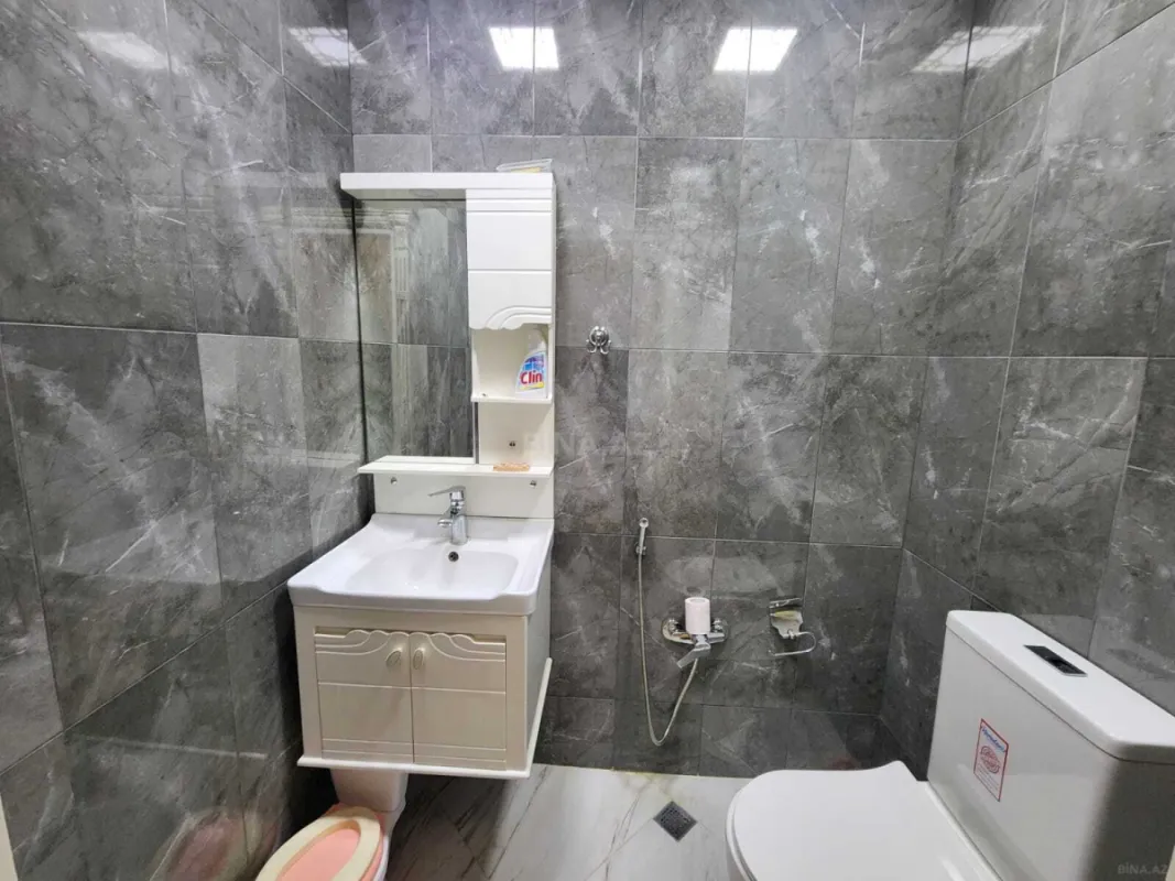 Satılır 2 otaqlı mənzil 108 m²