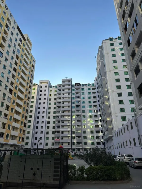 Satılır 4 otaqlı mənzil 170 m²