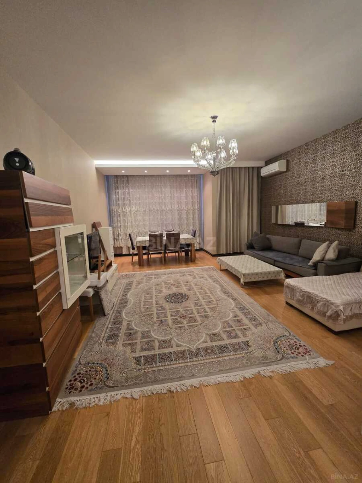 Satılır 3 otaqlı mənzil 158 m²