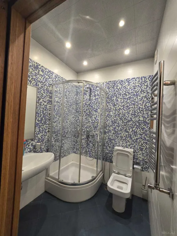 Satılır 3 otaqlı mənzil 158 m²