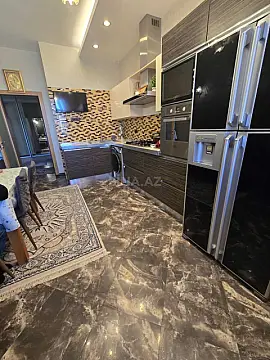 Satılır 3 otaqlı mənzil 158 m²