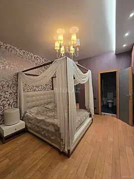 Satılır 3 otaqlı mənzil 158 m²