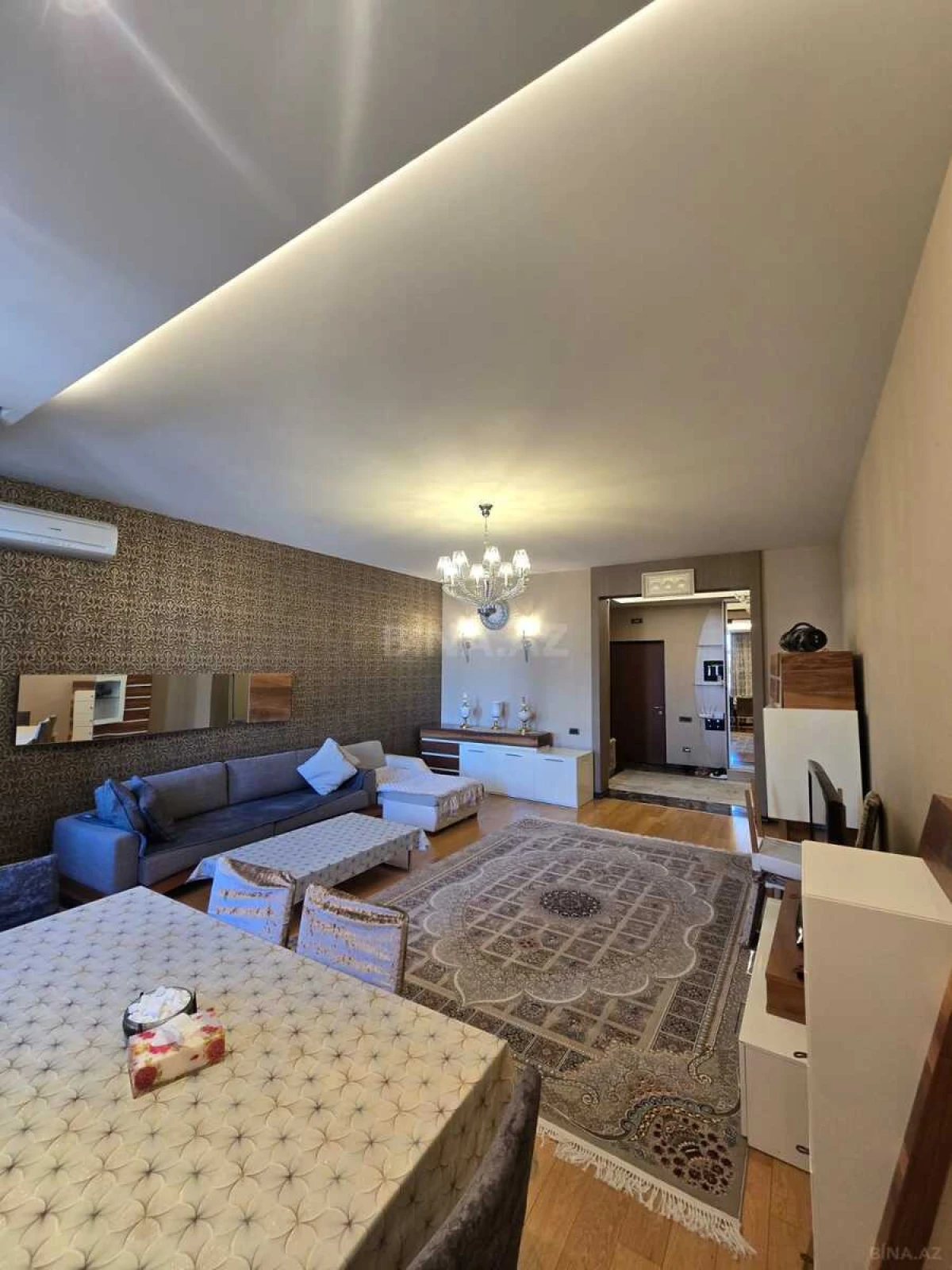 Satılır 3 otaqlı mənzil 158 m²