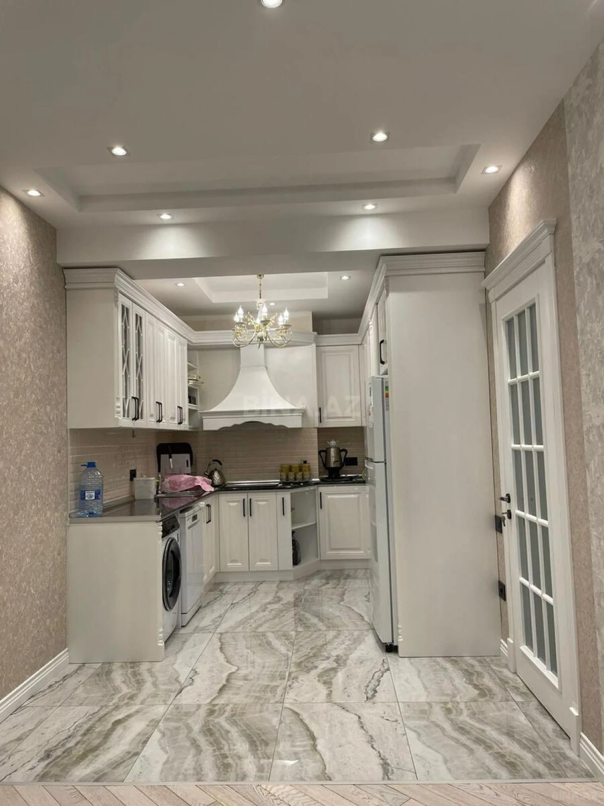 Kirayə verilir 2 otaqlı mənzil 70 m²