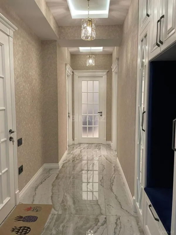 Kirayə verilir 2 otaqlı mənzil 70 m²