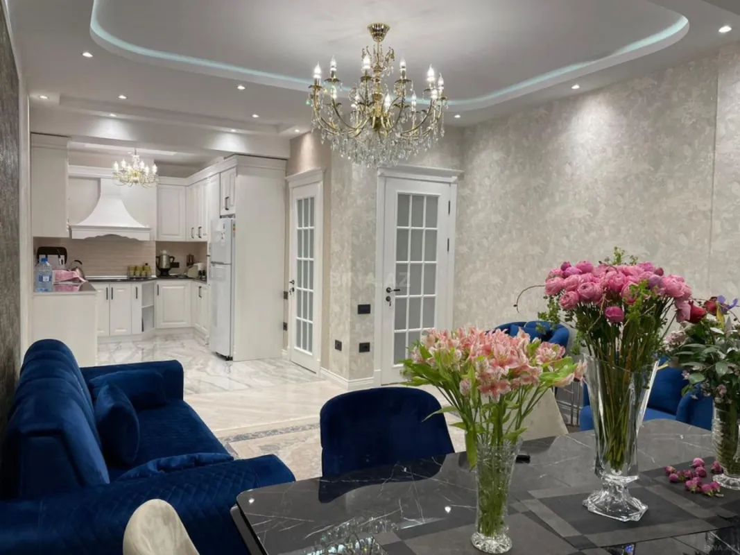 Kirayə verilir 2 otaqlı mənzil 70 m²