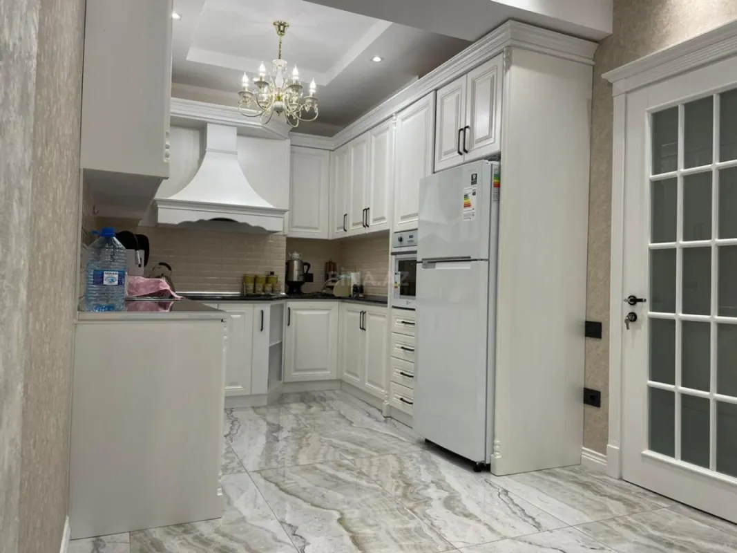 Kirayə verilir 2 otaqlı mənzil 70 m²