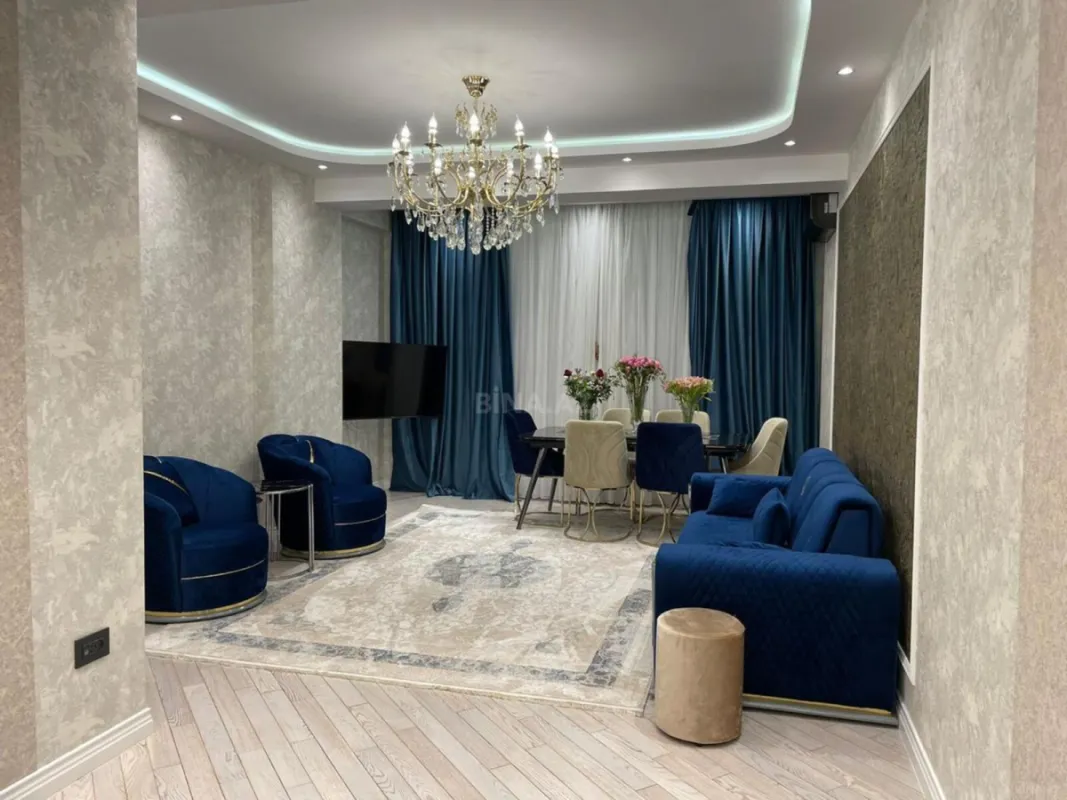 Kirayə verilir 2 otaqlı mənzil 70 m²