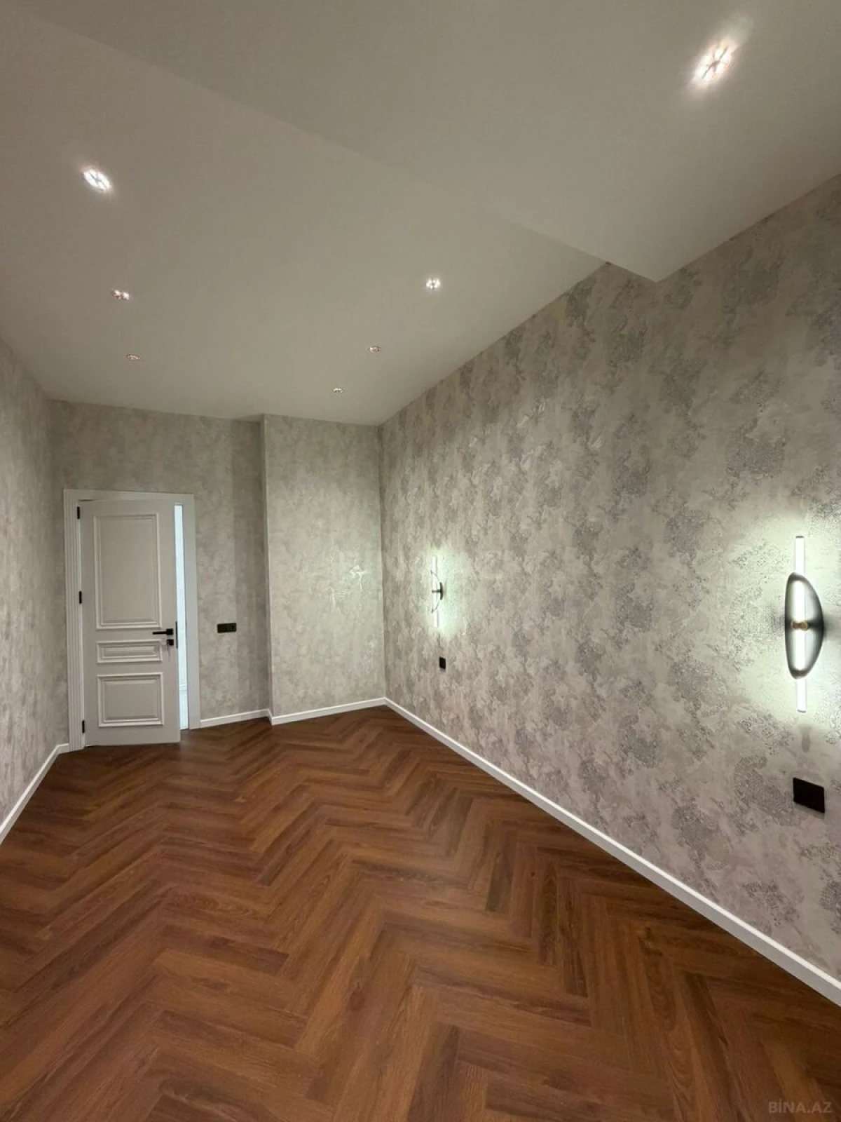 Satılır 3 otaqlı mənzil 97 m²