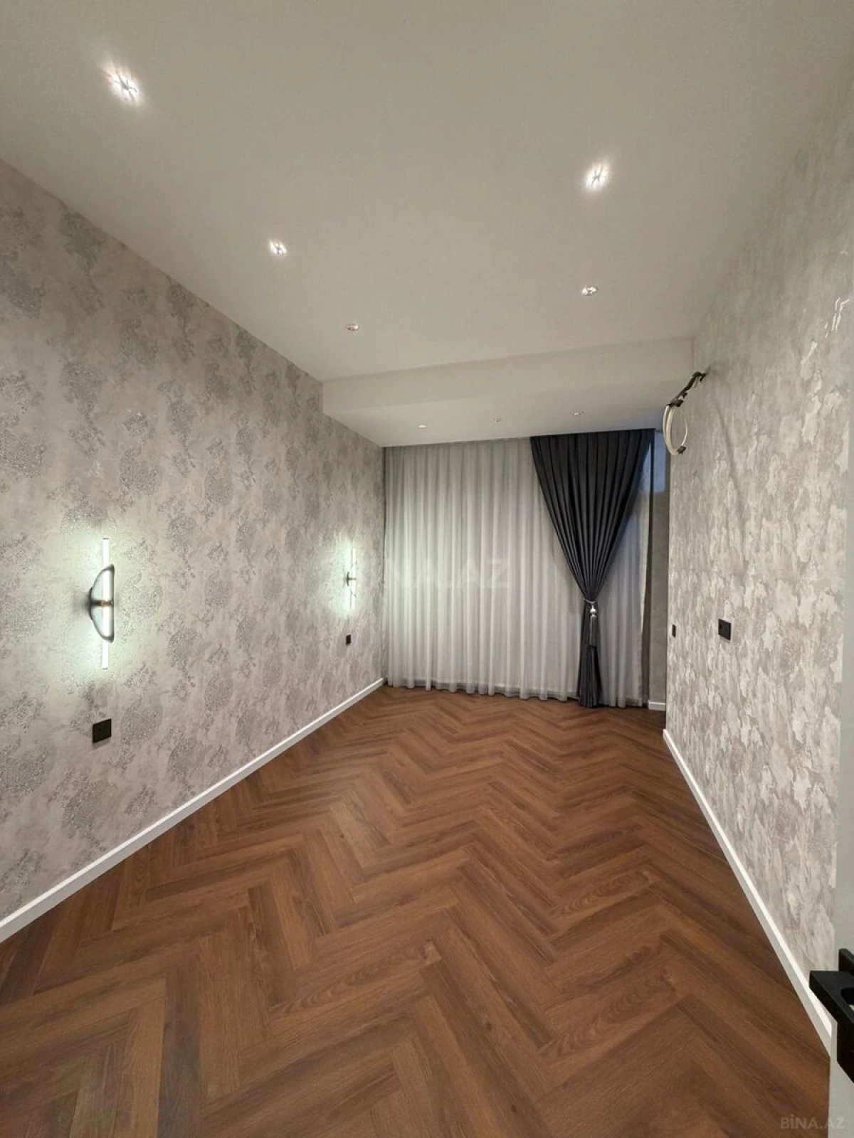 Satılır 3 otaqlı mənzil 97 m²