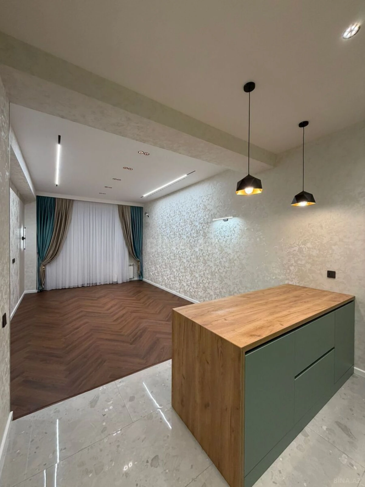 Satılır 3 otaqlı mənzil 97 m²