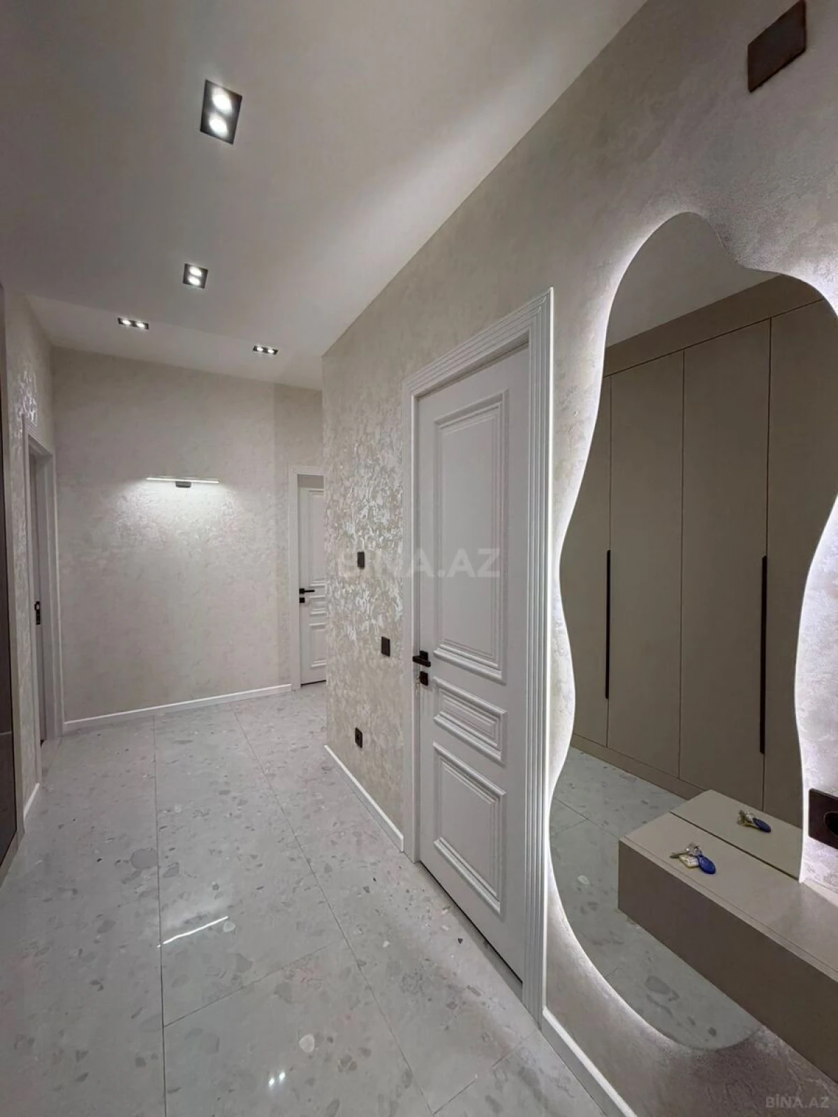 Satılır 3 otaqlı mənzil 97 m²