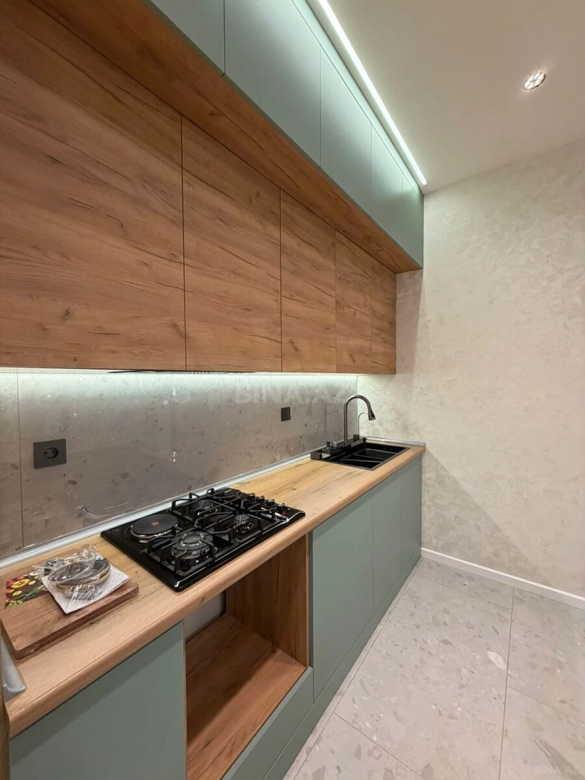 Satılır 3 otaqlı mənzil 97 m²