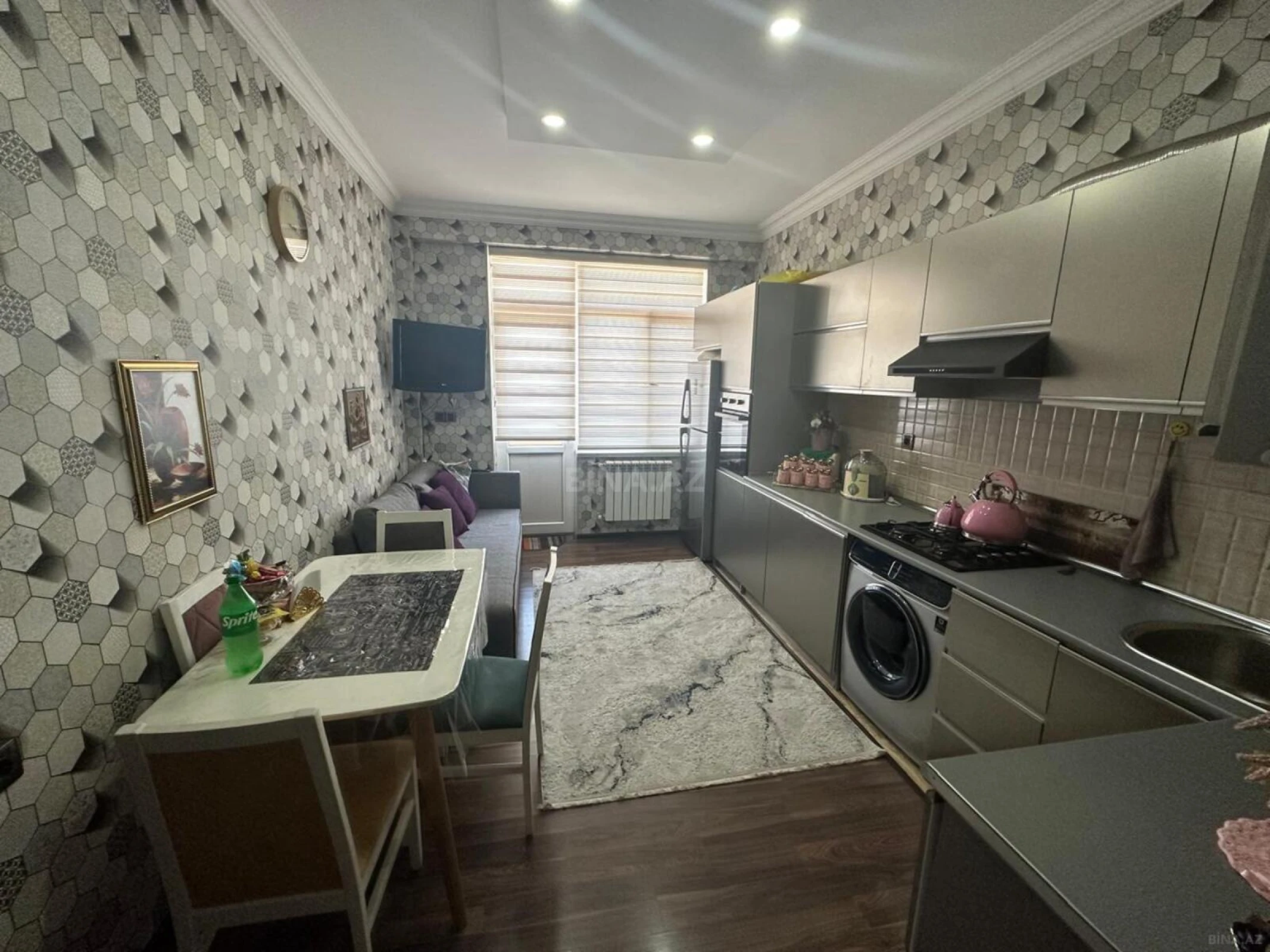 Satılır 2 otaqlı mənzil 87 m²