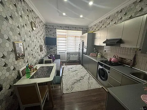Satılır 2 otaqlı mənzil 87 m²