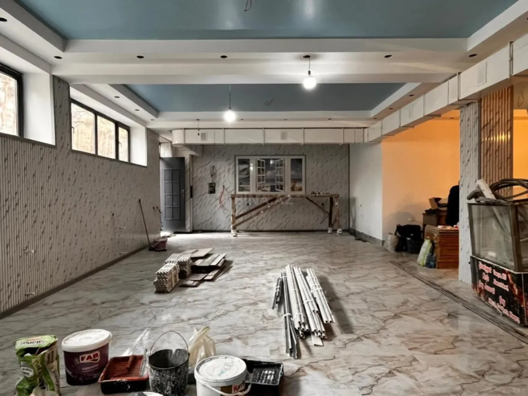 Kirayə verilir obyekt 256 m²