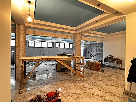 Kirayə verilir obyekt 256 m²