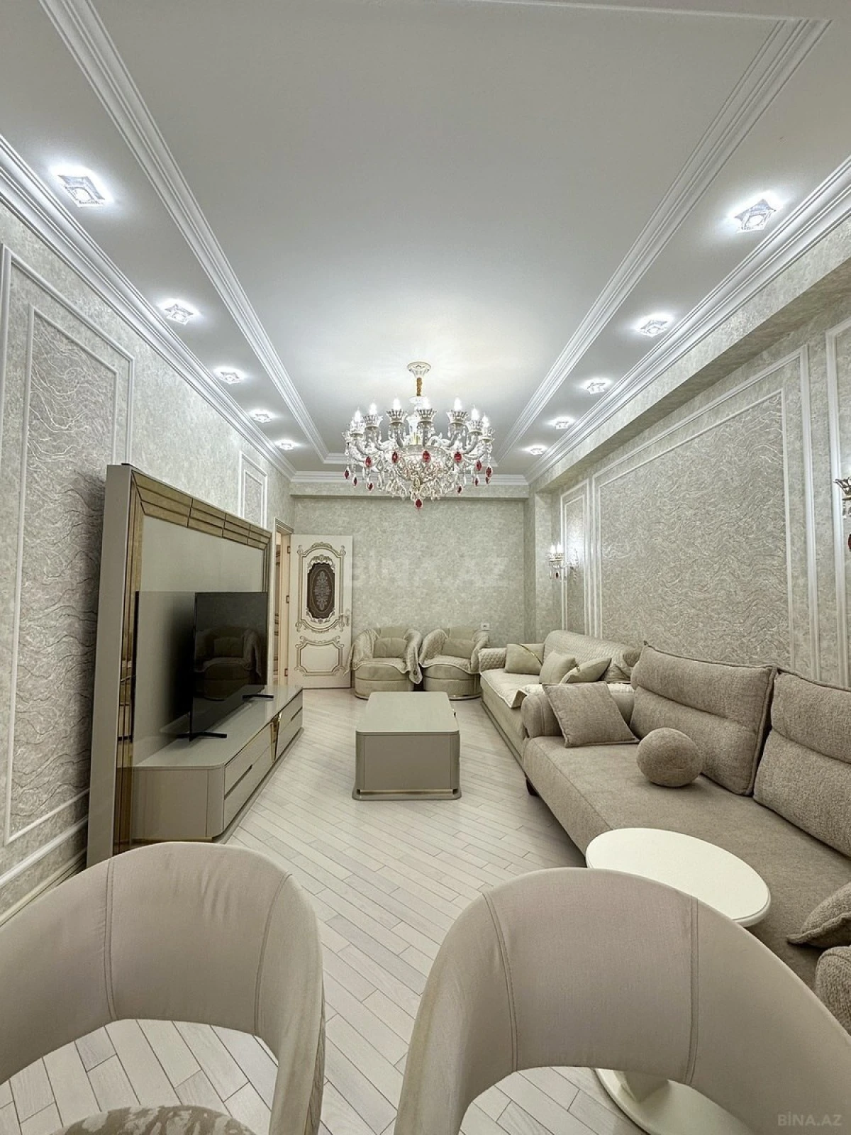 Satılır 3 otaqlı mənzil 105 m²