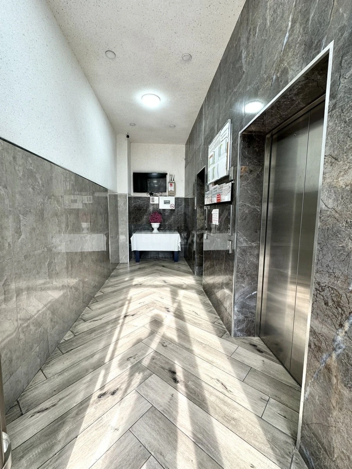 Satılır 3 otaqlı mənzil 105 m²