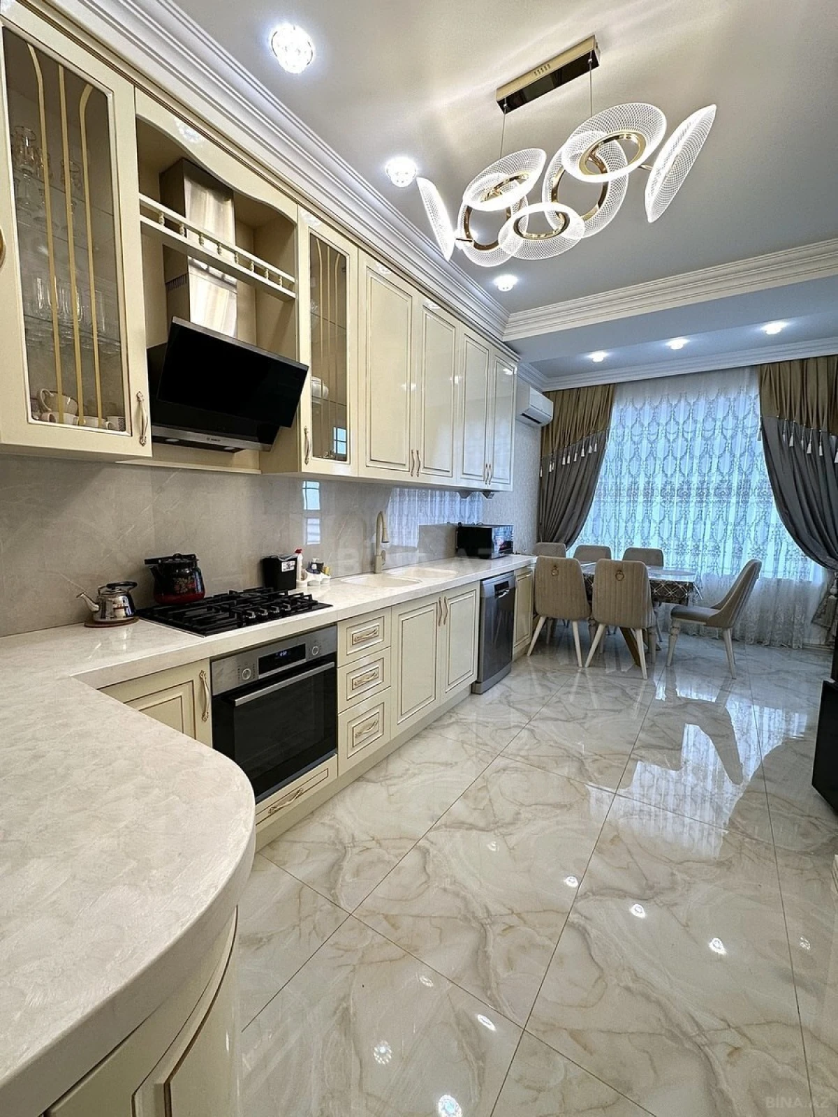 Satılır 3 otaqlı mənzil 105 m²