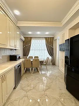Satılır 3 otaqlı mənzil 105 m²