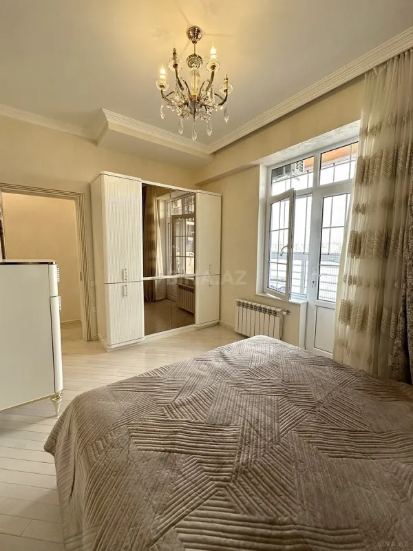 Satılır 3 otaqlı mənzil 105 m²