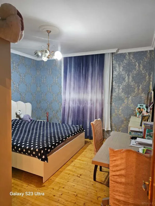 Satılır 5 otaqlı həyət evi 240 m²