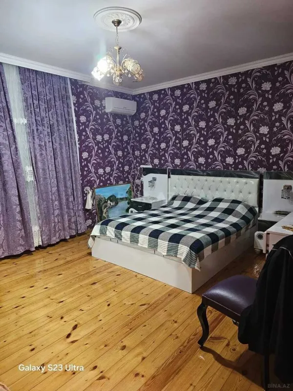 Satılır 5 otaqlı həyət evi 240 m²