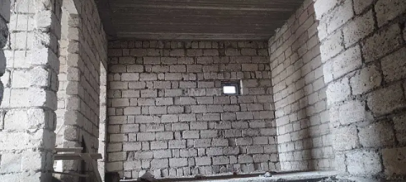 Satılır 9 otaqlı həyət evi 370 m²