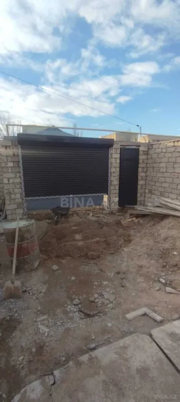 Satılır 9 otaqlı həyət evi 370 m²