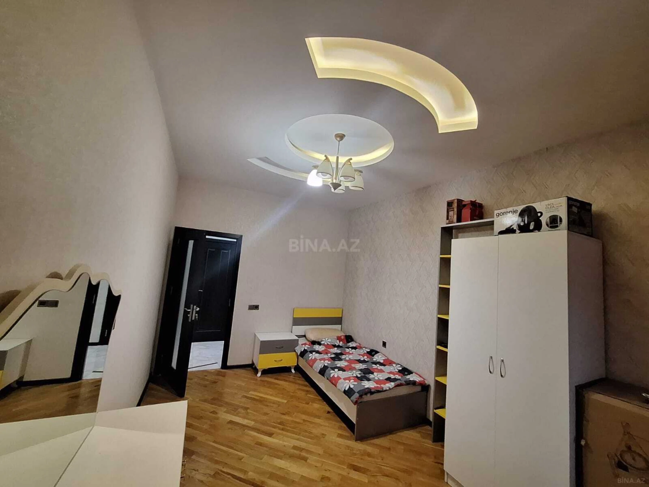 Satılır 3 otaqlı mənzil 94 m²