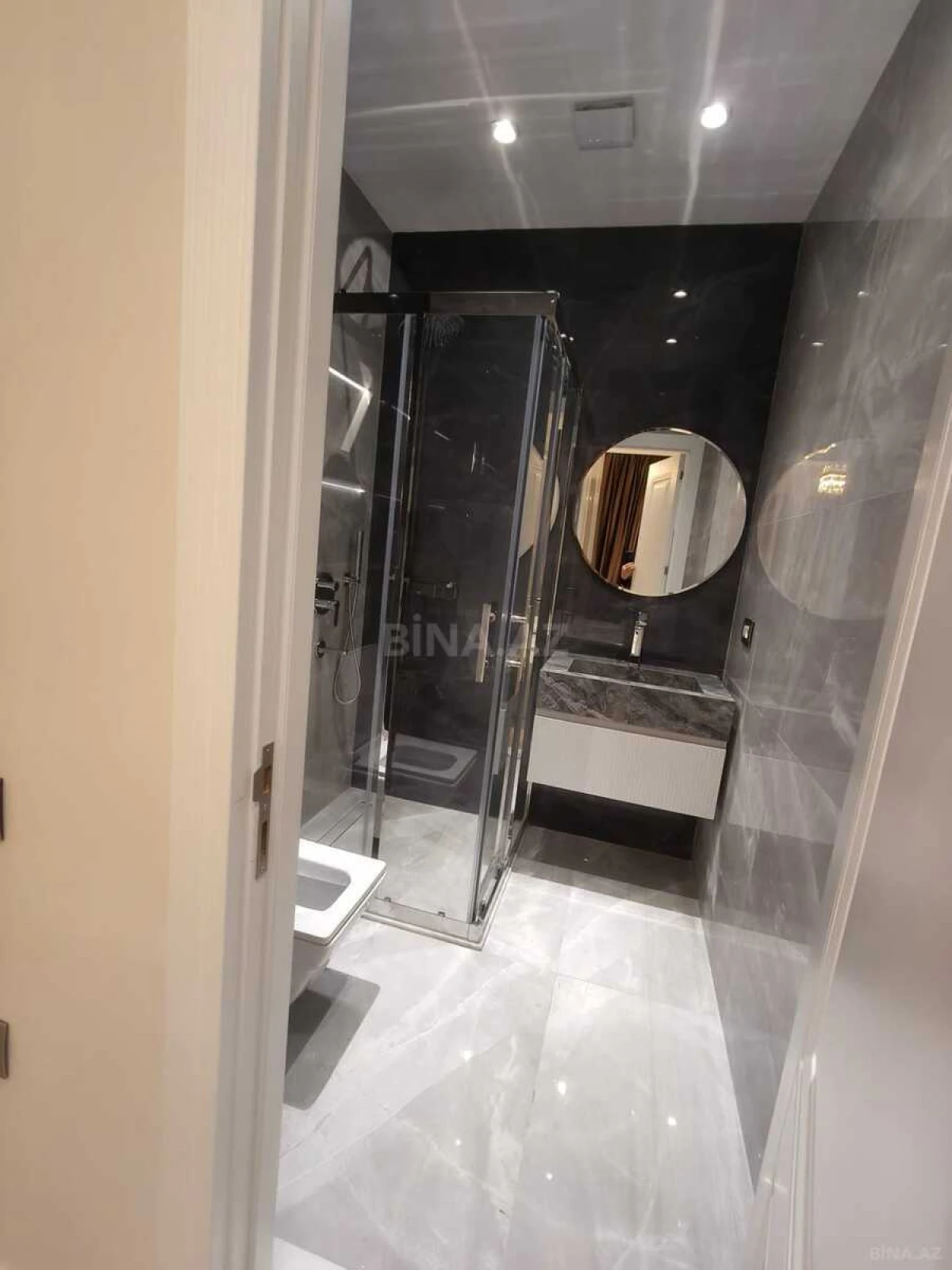 Kirayə verilir 3 otaqlı mənzil 129 m²