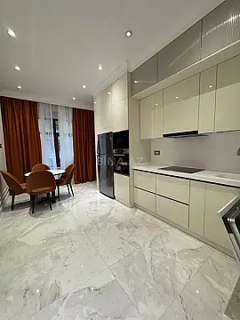 Kirayə verilir 3 otaqlı mənzil 129 m²