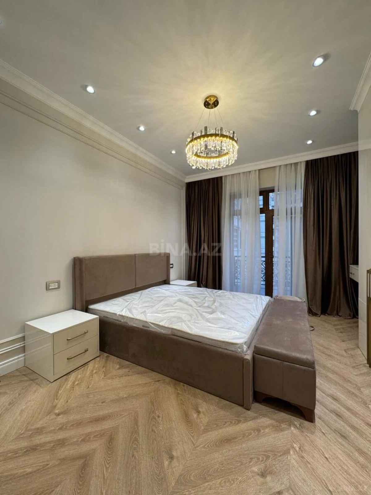 Kirayə verilir 3 otaqlı mənzil 129 m²
