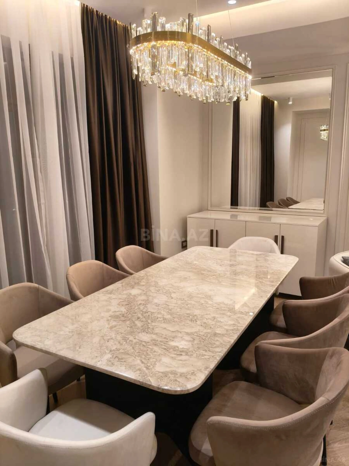 Kirayə verilir 3 otaqlı mənzil 129 m²