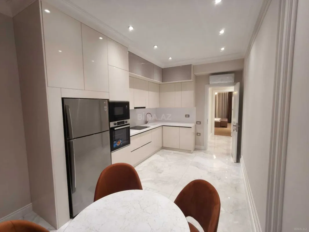 Kirayə verilir 3 otaqlı mənzil 129 m²