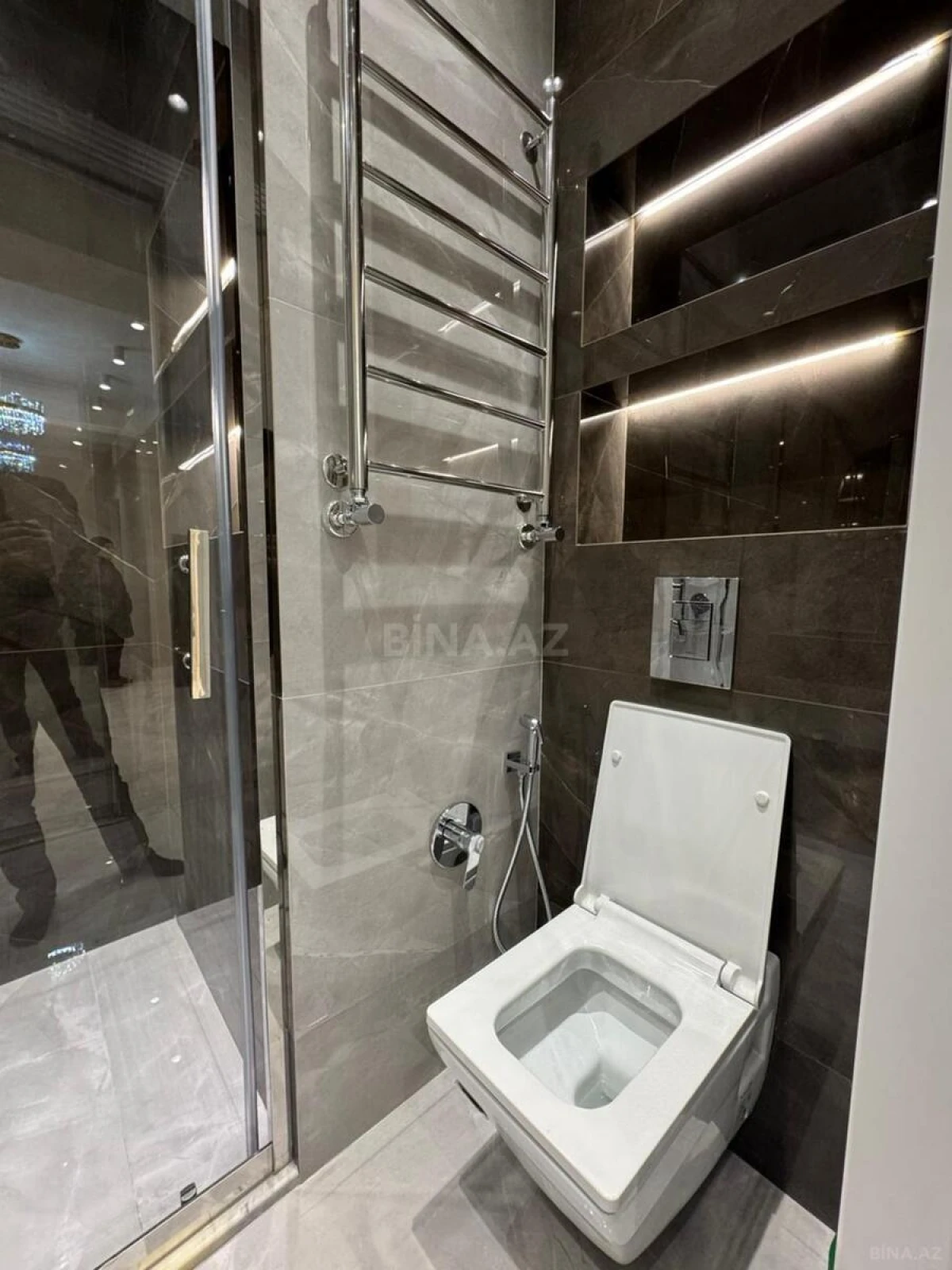 Kirayə verilir 3 otaqlı mənzil 129 m²