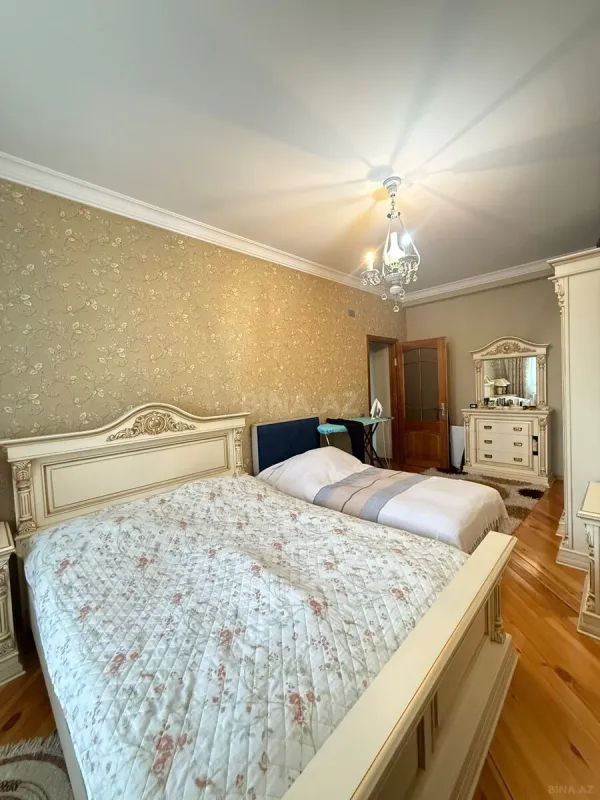 Satılır 2 otaqlı mənzil 88 m²