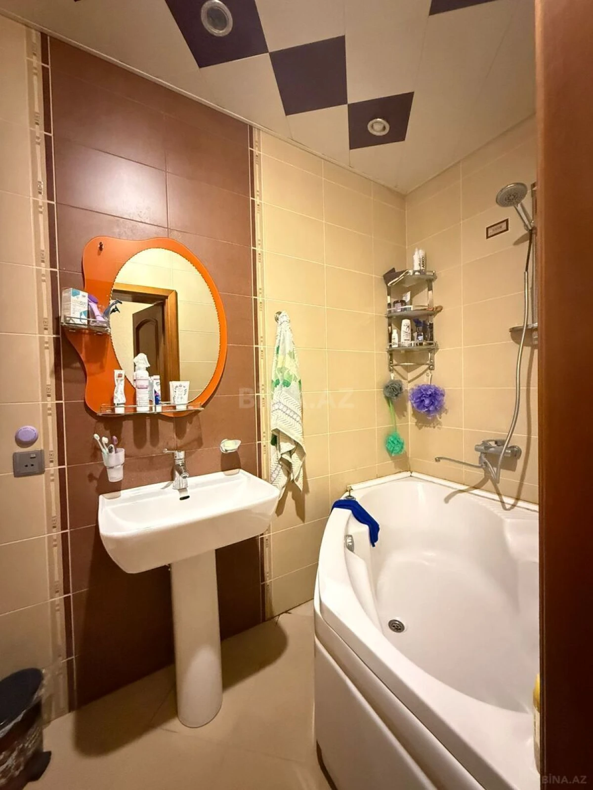 Satılır 2 otaqlı mənzil 88 m²