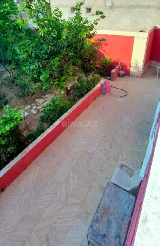 Satılır 5 otaqlı həyət evi 240 m²