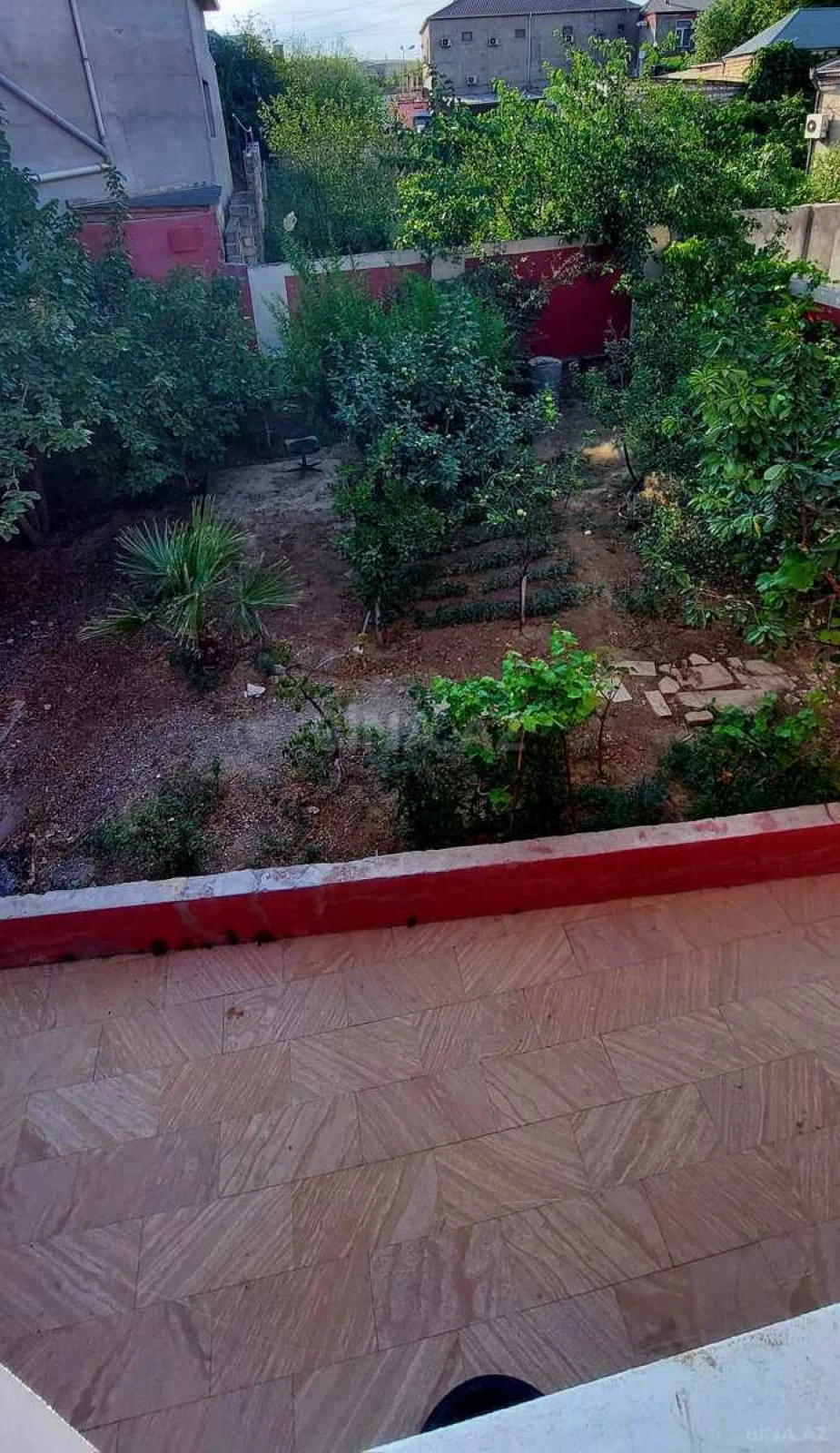 Satılır 5 otaqlı həyət evi 240 m²