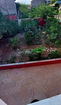 Satılır 5 otaqlı həyət evi 240 m²