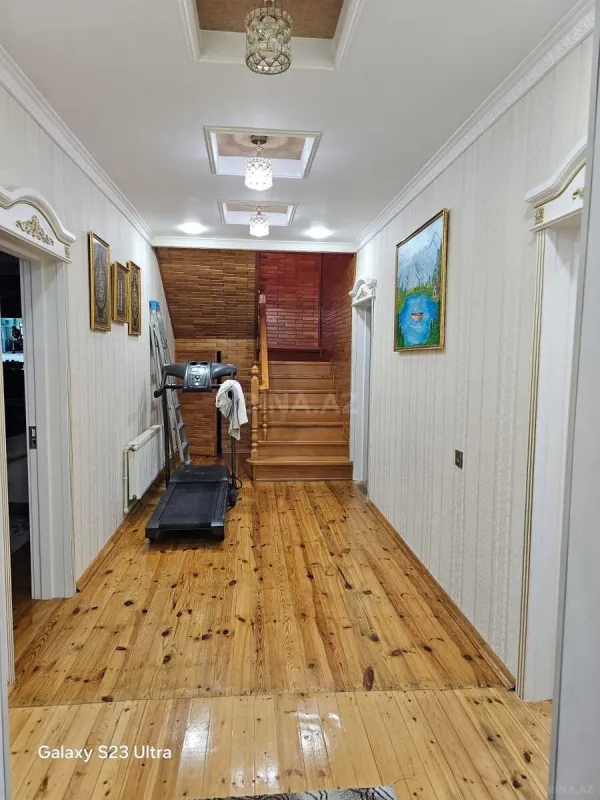 Satılır 5 otaqlı həyət evi 240 m²