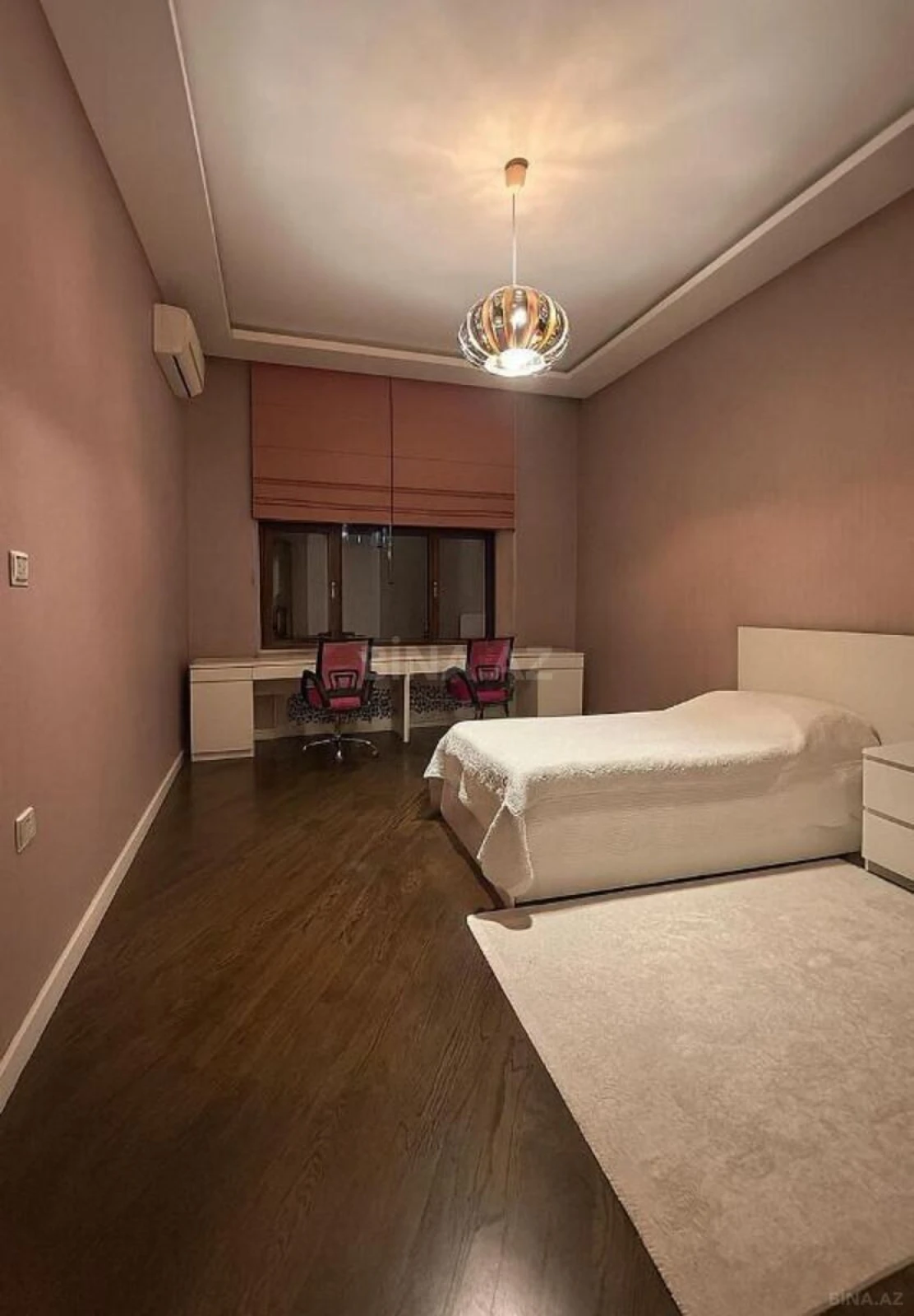 Satılır 4 otaqlı mənzil 200 m²