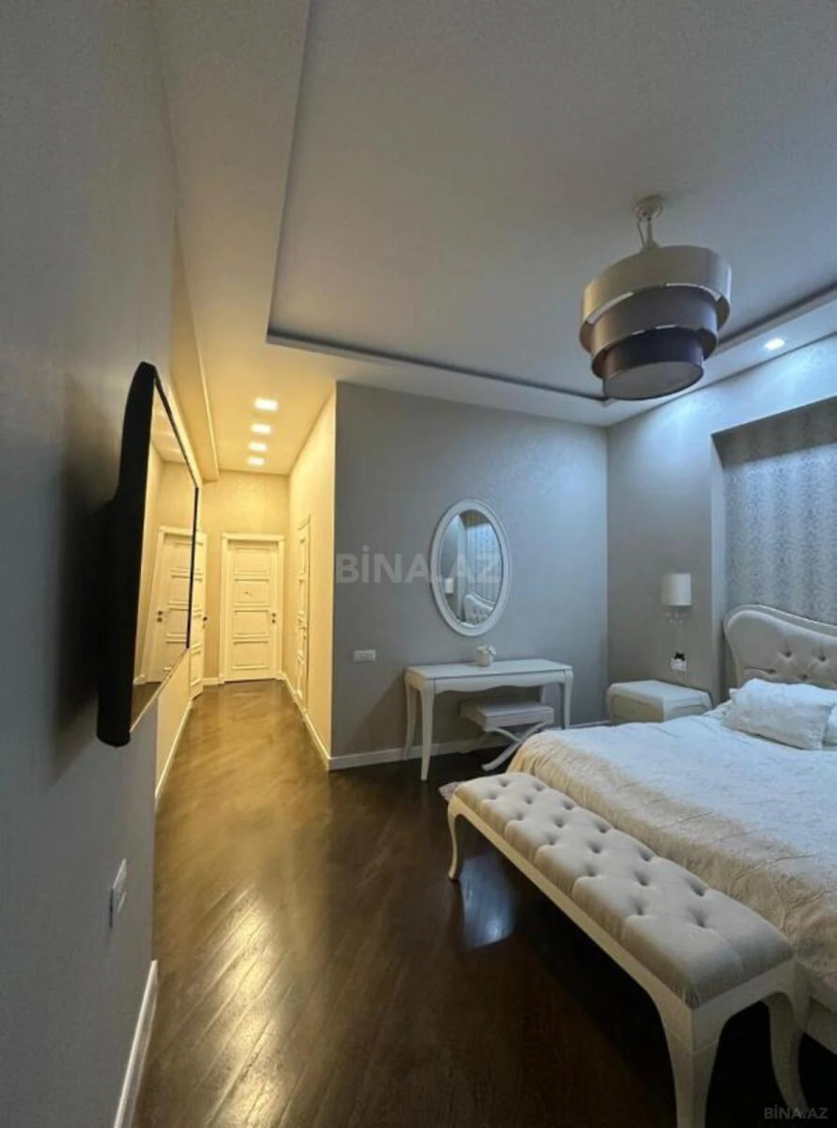 Satılır 4 otaqlı mənzil 200 m²