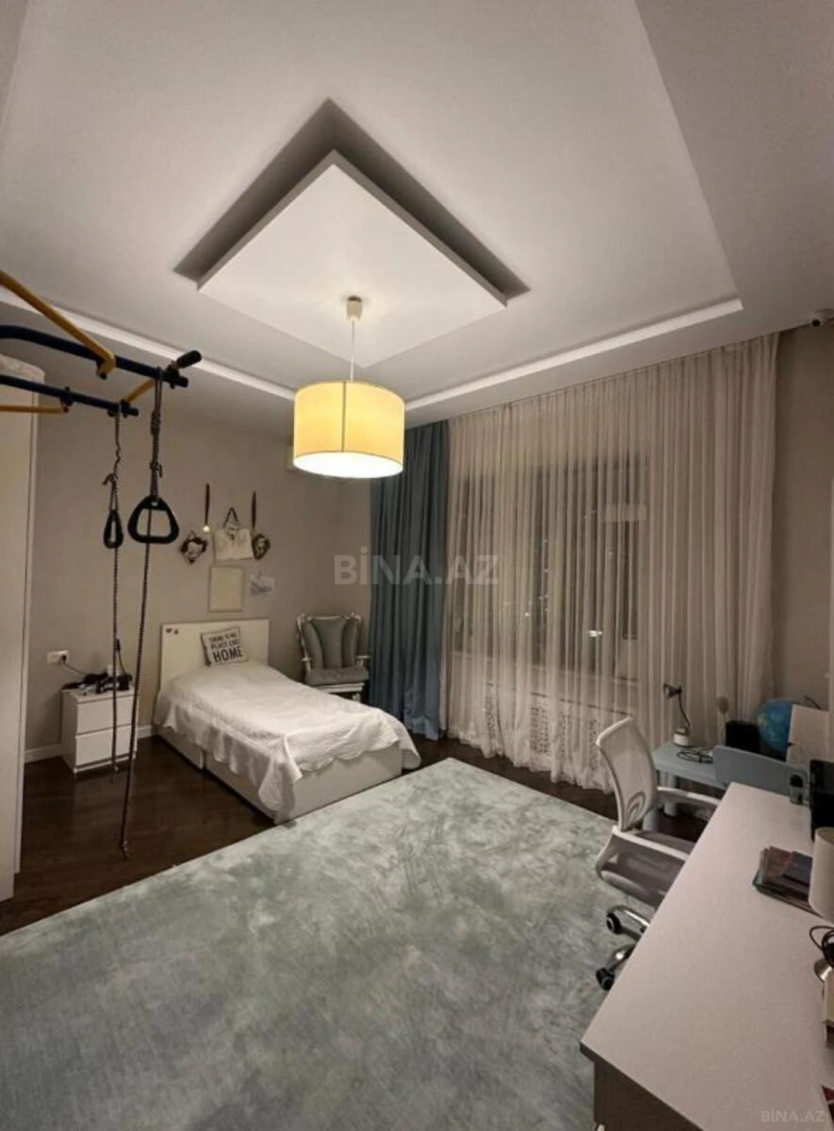 Satılır 4 otaqlı mənzil 200 m²